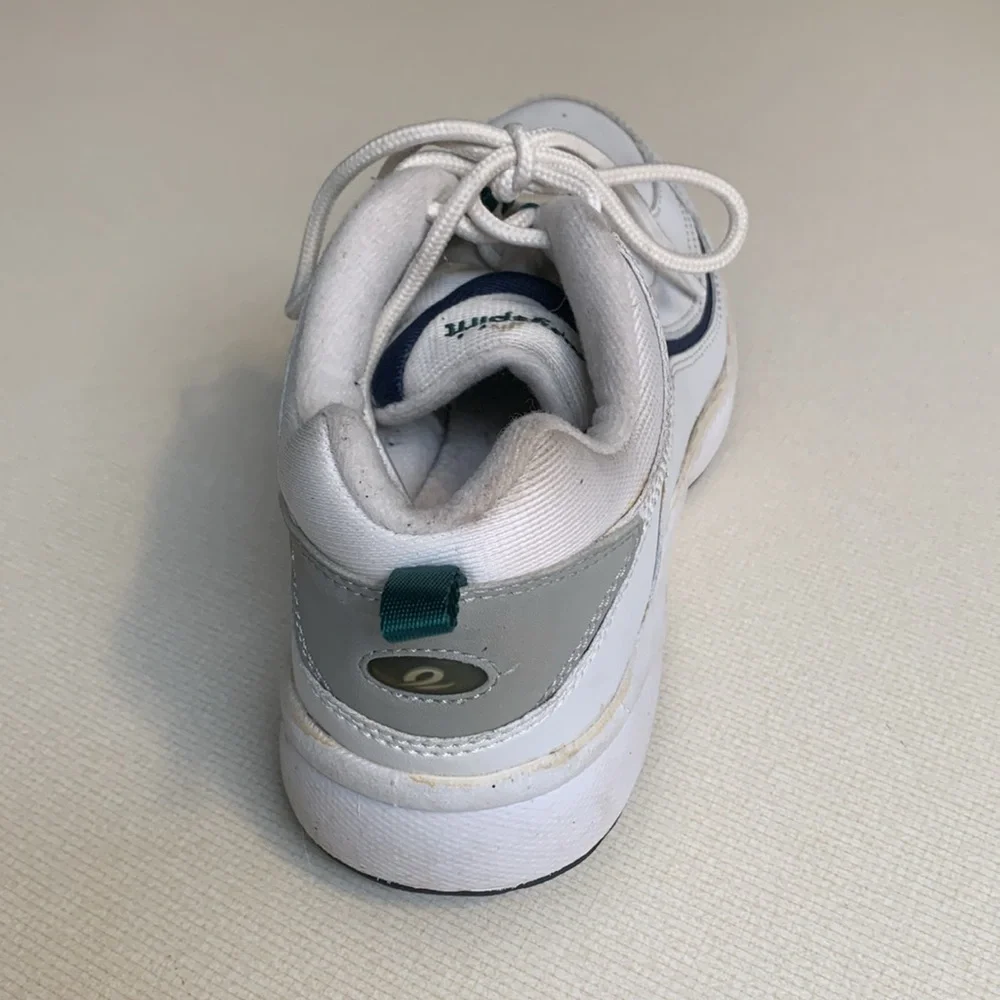Easy Spirit Women’s Athletic Shors